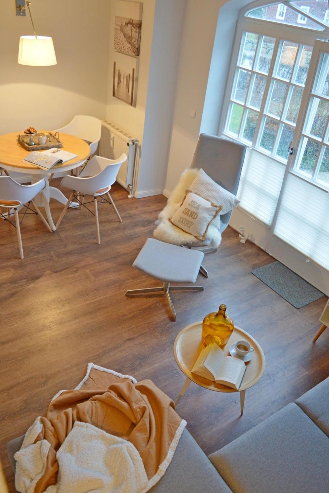 Morderne 3-zimmerwohnung In Einer Hausscheibe Unter Reet Apartment