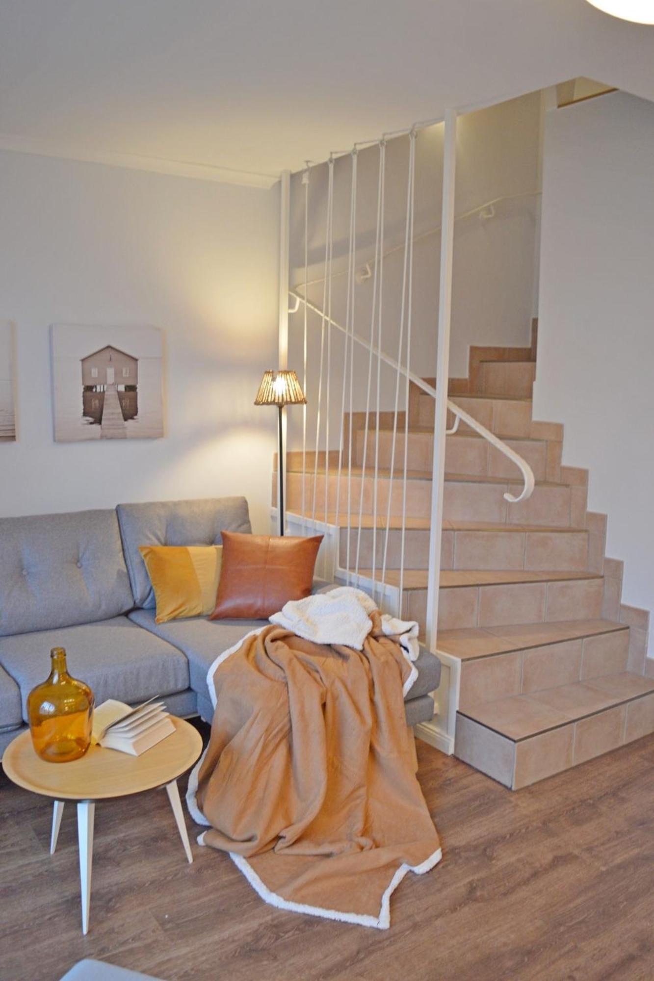 Morderne 3-zimmerwohnung In Einer Hausscheibe Unter Reet Westerland