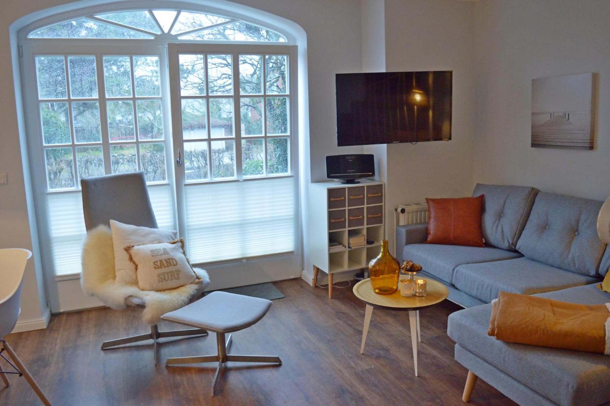 Morderne 3-zimmerwohnung In Einer Hausscheibe Unter Reet Westerland